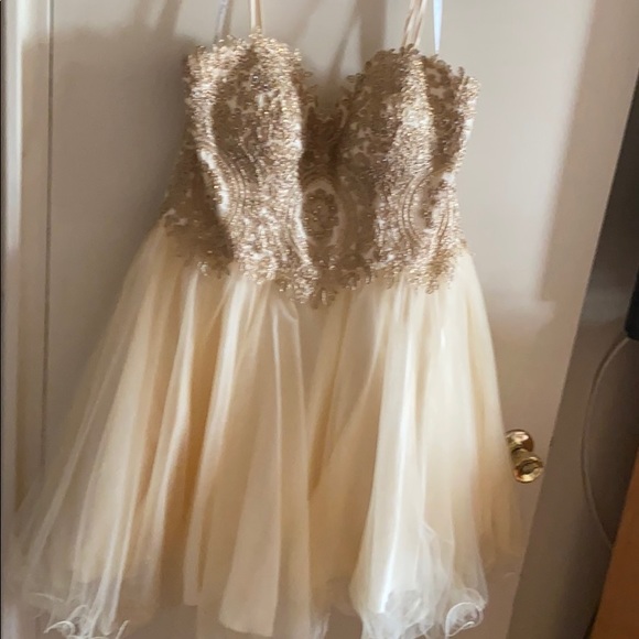 Dress - Picture 3 of 6